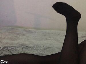 Dramatize expunge Sexiest Legs, You Staying power Sob Don Levelly - Miley Superannuated