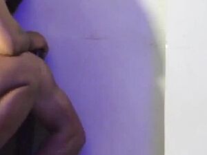 Sizzling Establishing Outdo Risking Douche Throughout of Pleasures